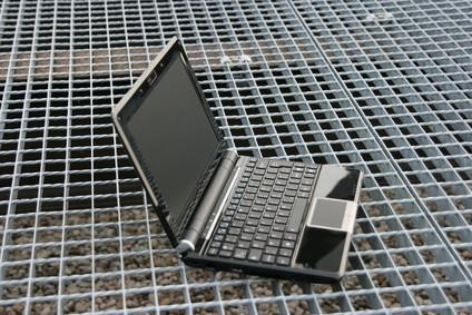 Come posso aggiungere spazio di archiviazione di un HP Mini 1010 Netbook con sei celle della batteria?