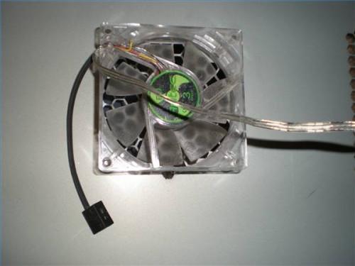 Come installare un computer desktop del dispositivo di raffreddamento Fan
