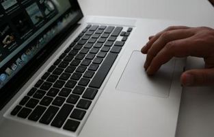 Come disattivare il tasto Comando su un computer portatile Mac
