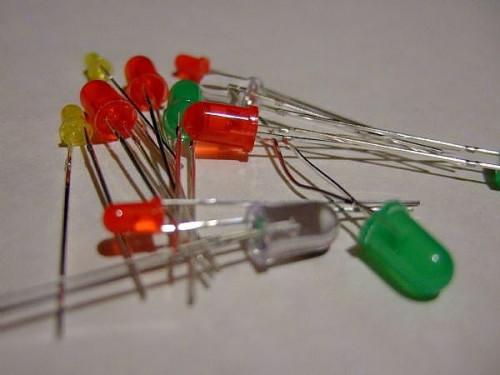 Come progettare un semplice circuito LED