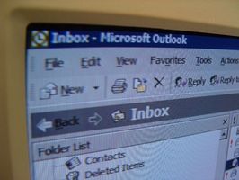 Come creare un modello di e-mail di Microsoft Outlook 2003