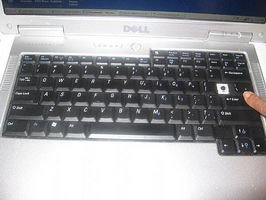 Come sostituire una tastiera del computer portatile Dell