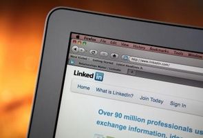 Come collegare un PDF a un profilo LinkedIn