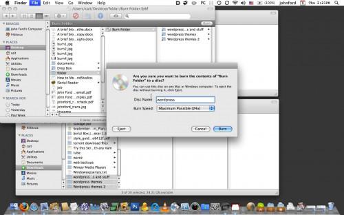 Come masterizzare un CD di dati nel Finder di Mac OS X