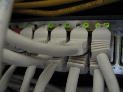 Quali sono le funzioni di uno switch Ethernet?