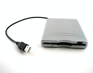 Come formattare un floppy USB in Linux