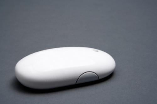 Come utilizzare un mouse Bluetooth con più computer