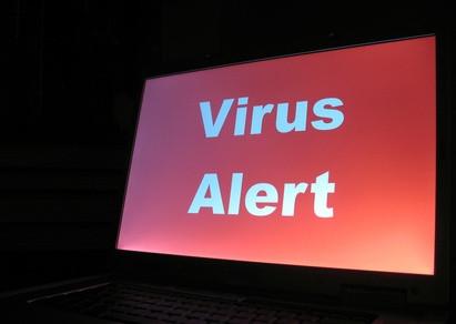 Come rimuovere la carta da parati Antivirus da Regedit in XP