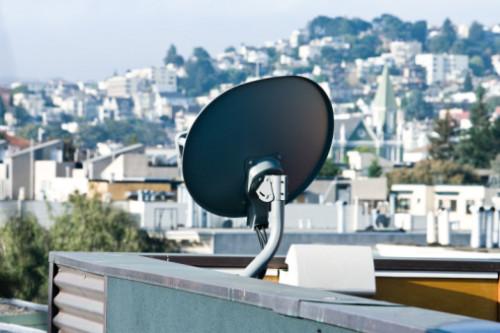 Come migliorare la latenza di Internet via satellite del segnale